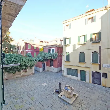 Dolcevita N. 228 البندقية