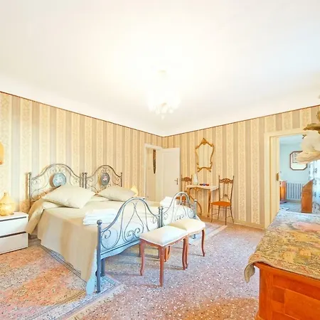 Dolcevita N. 228 البندقية